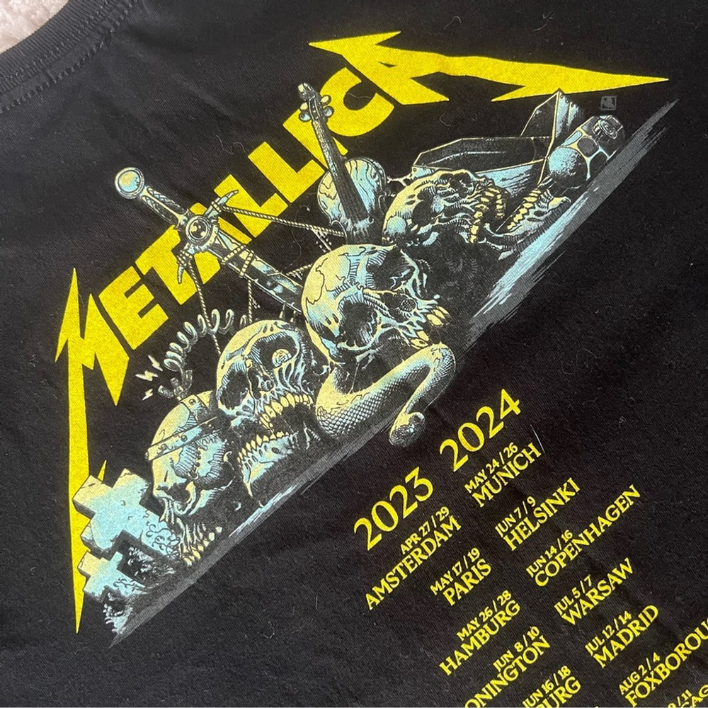 Metallica M72 World Tour Tee Women’s medium - Picture 9 of 9